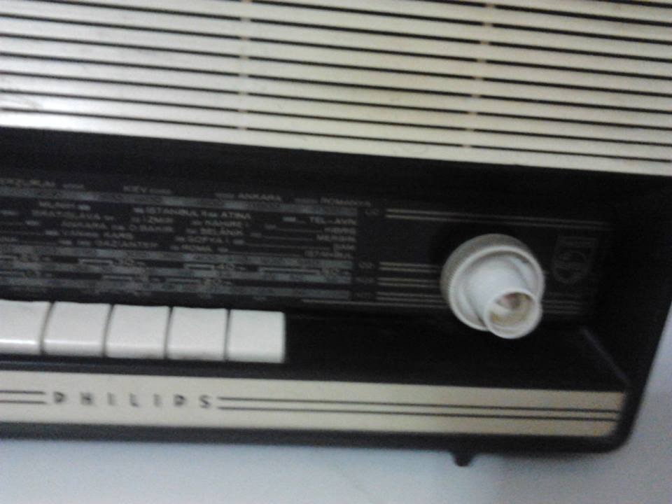 Lambalı Philips radyo