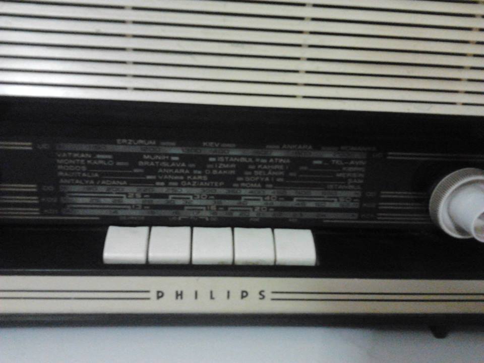 Lambalı Philips radyo