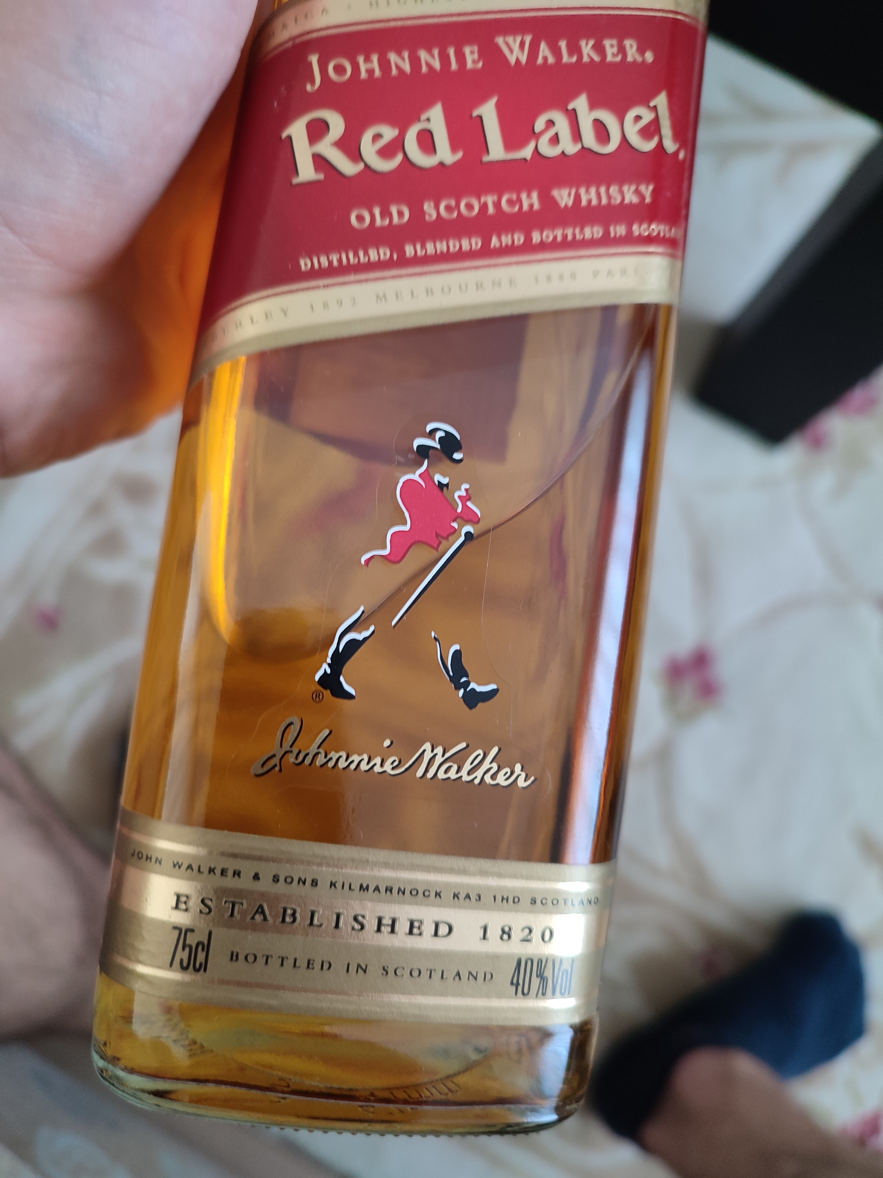 Red label viski
