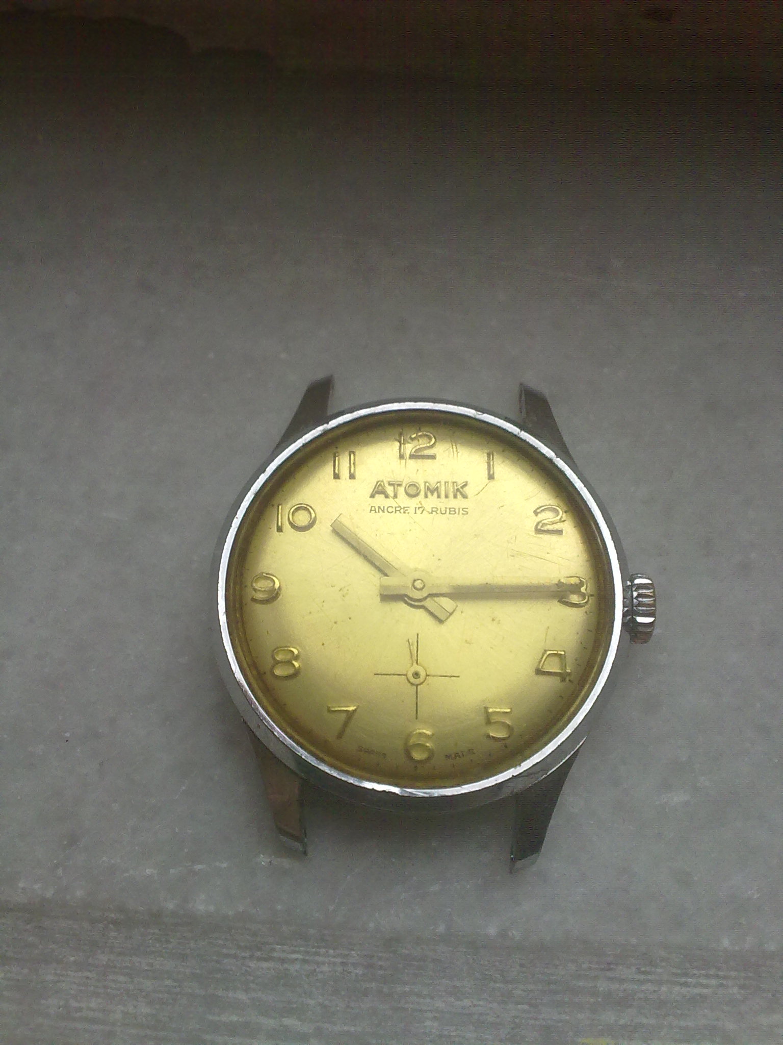 ATOMİK KOL SAATİ