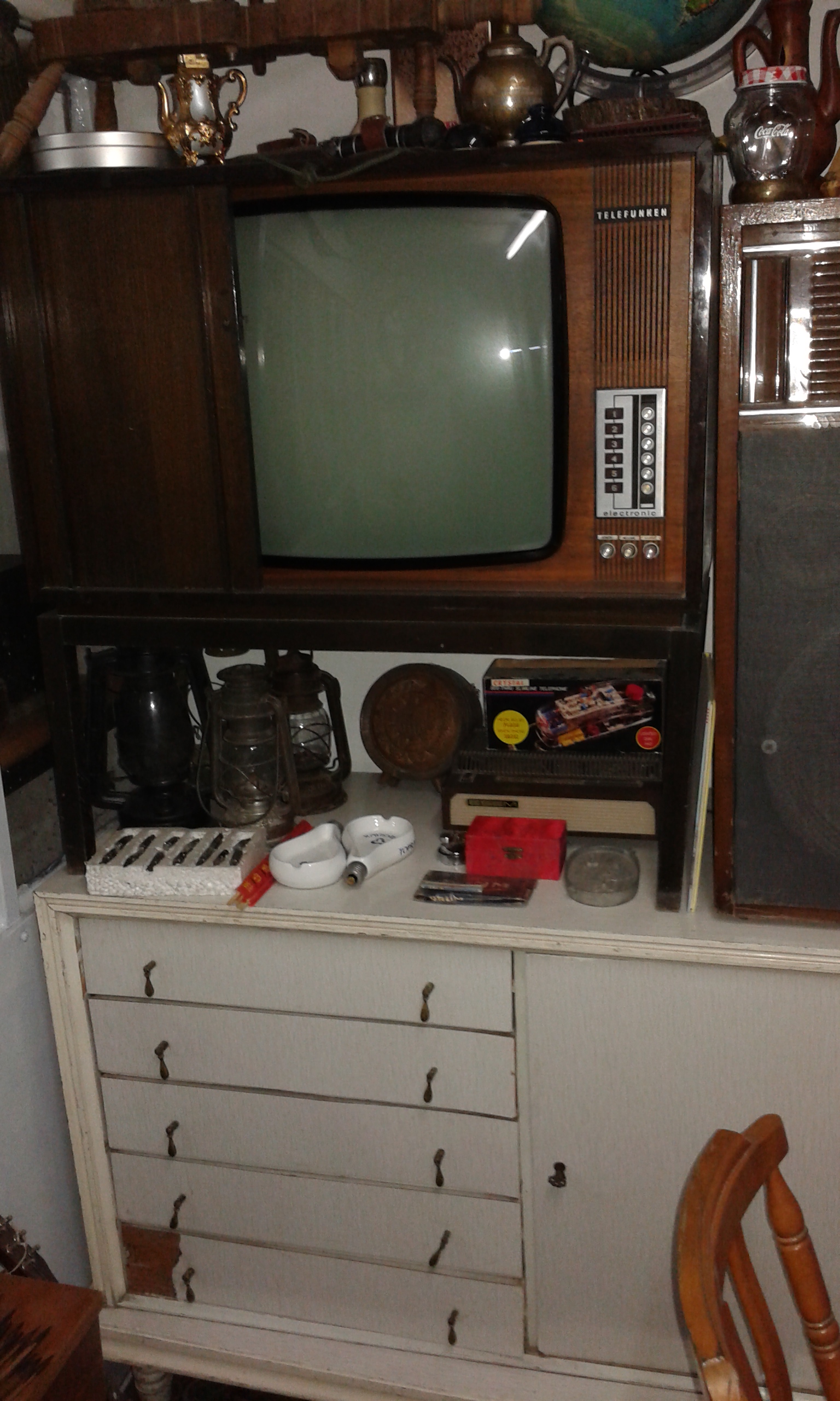 Antika telefunken storlu ayaklı  televizyon