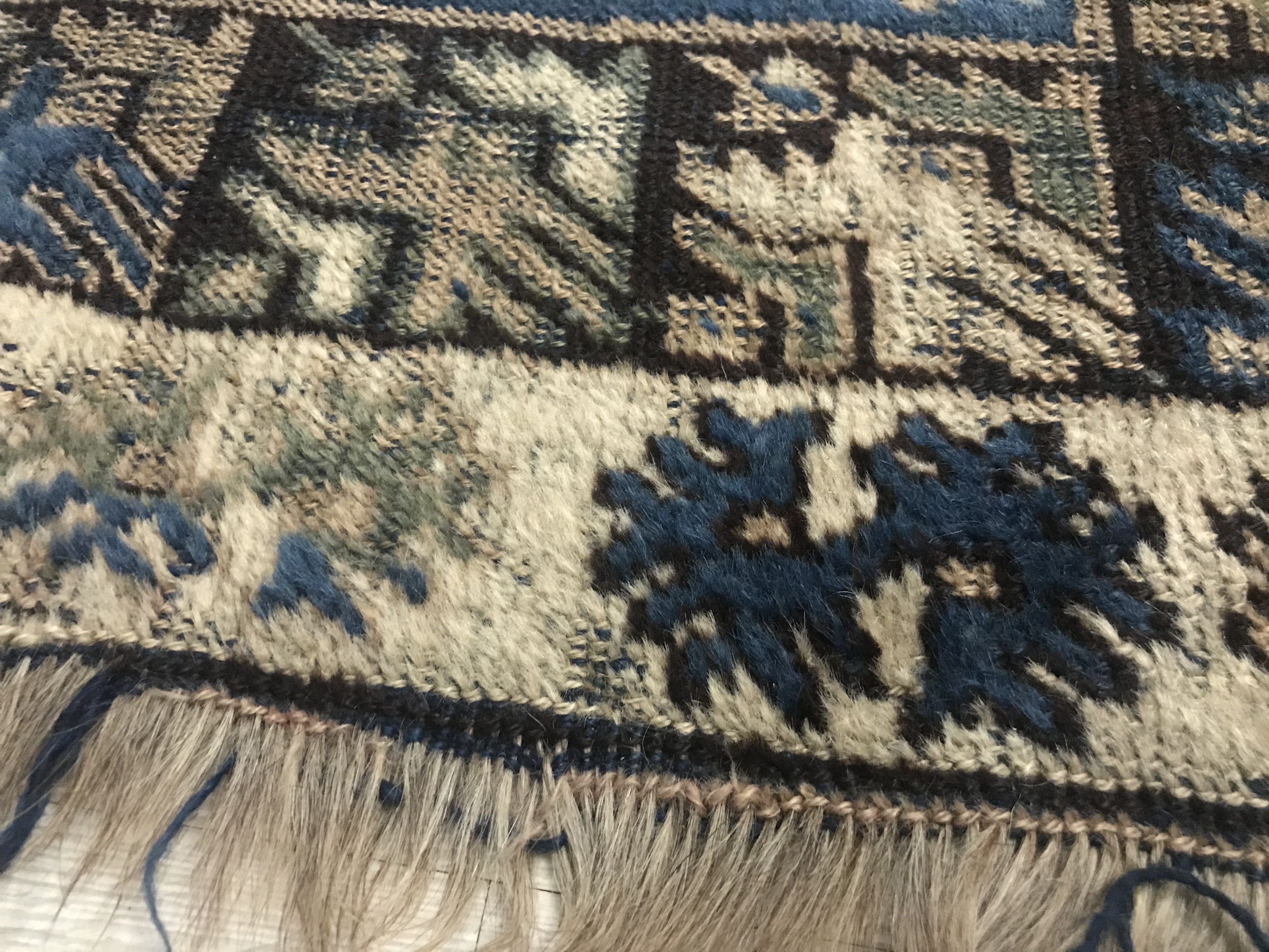 150-200 Yıllık Kök Boyalı Koyun Yününden El Dokuması Kilim