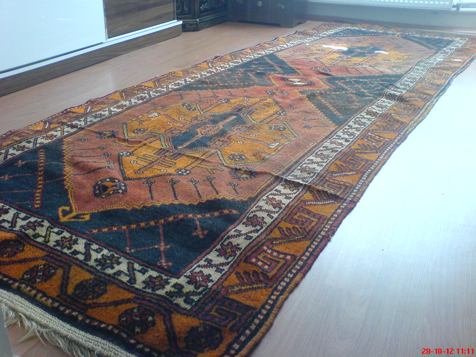 150 yıllık kök boyalı kilim