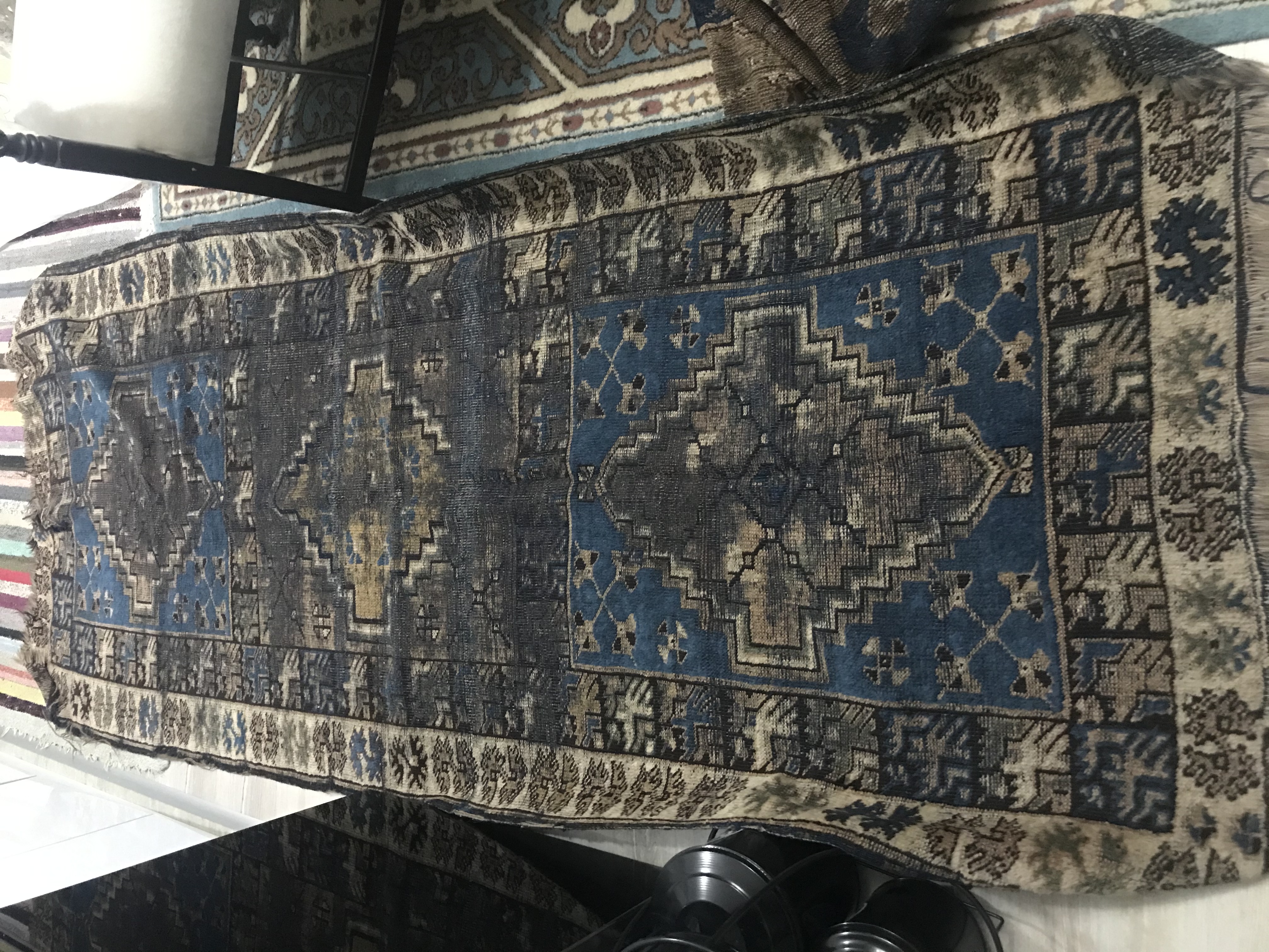 150-200 Yıllık Kök Boyalı Koyun Yününden El Dokuması Kilim