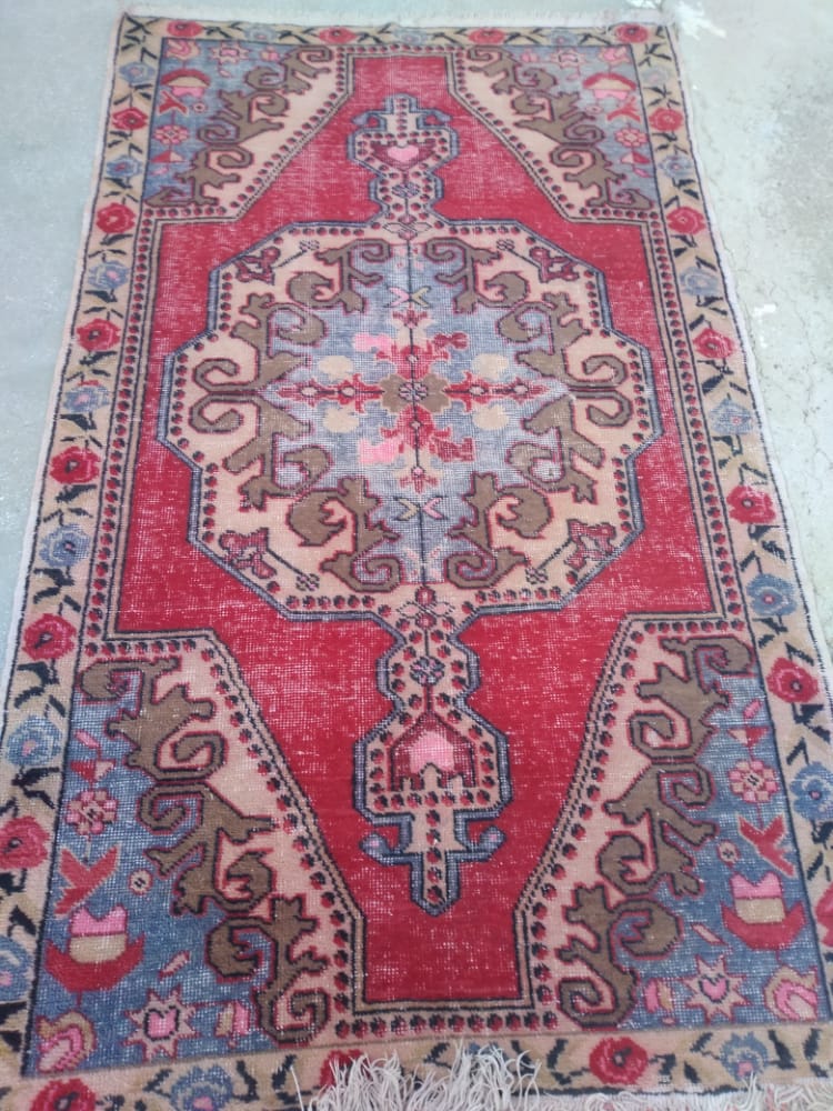 El örmesi yün halı