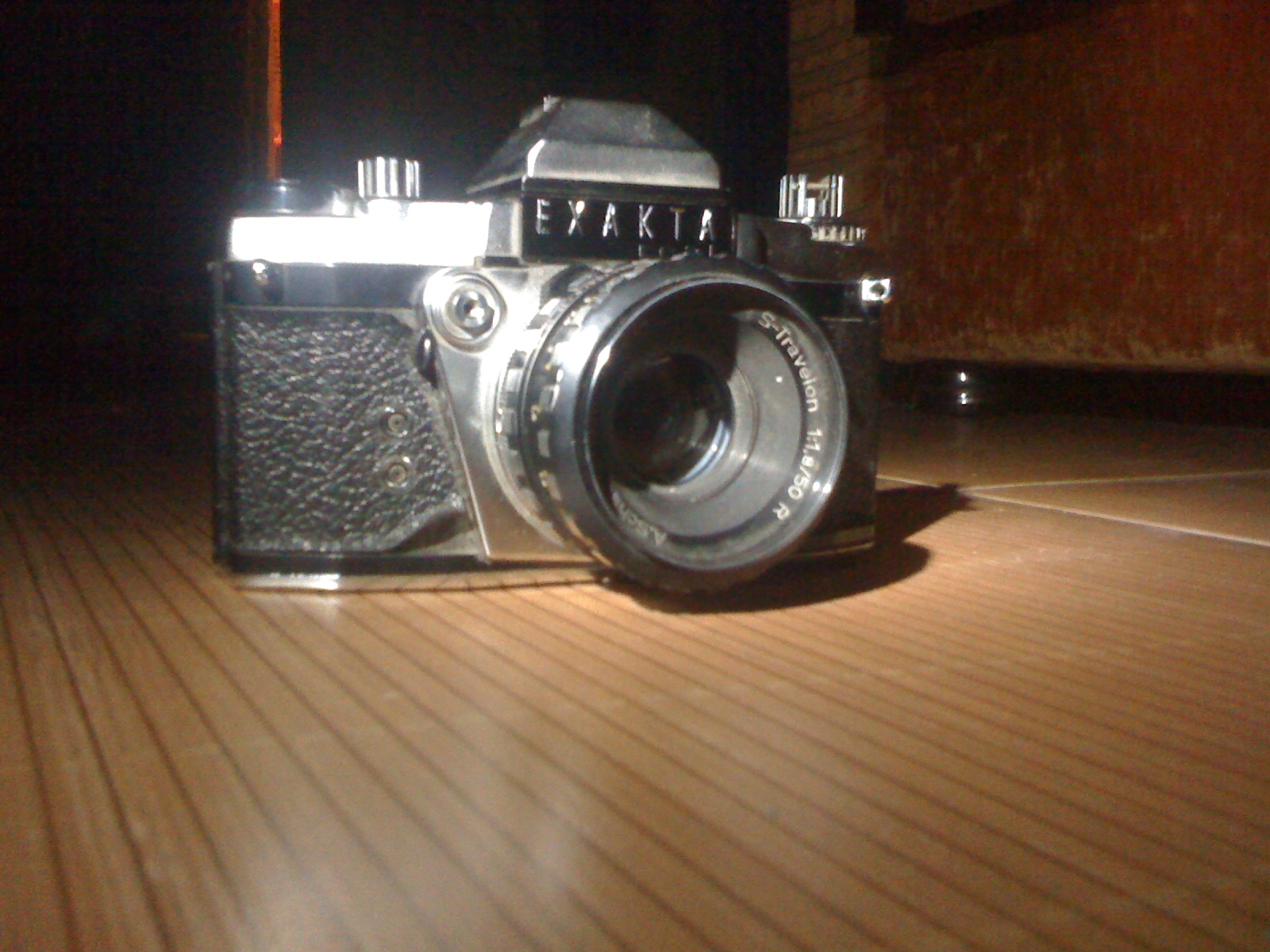 Exakta Real Profesyonel Filmli Fotoğraf Makinesi