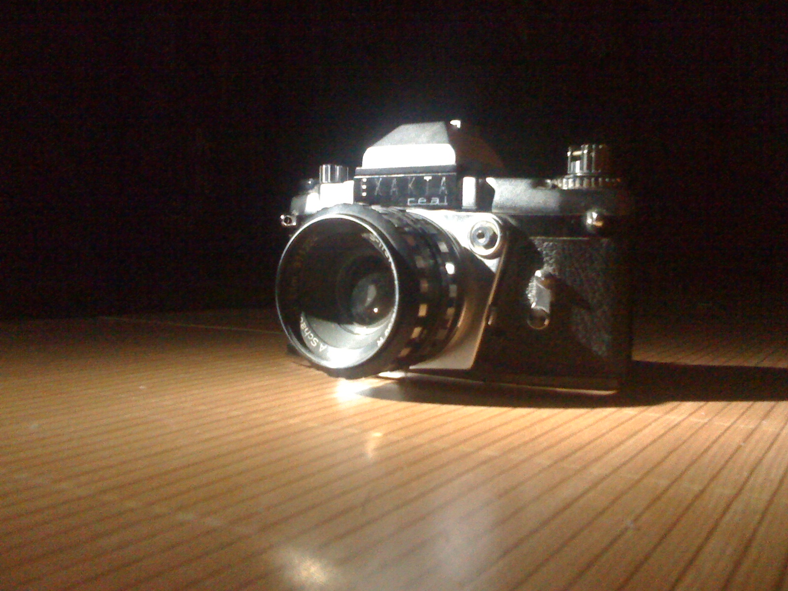Exakta Real Profesyonel Filmli Fotoğraf Makinesi