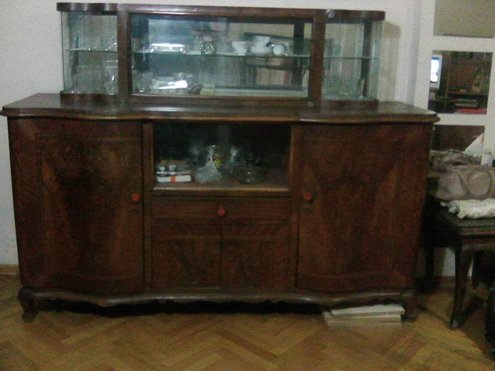 100 Yıllık Antika Büfe