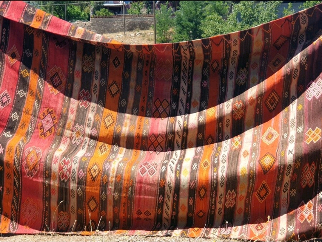 150 senelik kilim 6mt²
