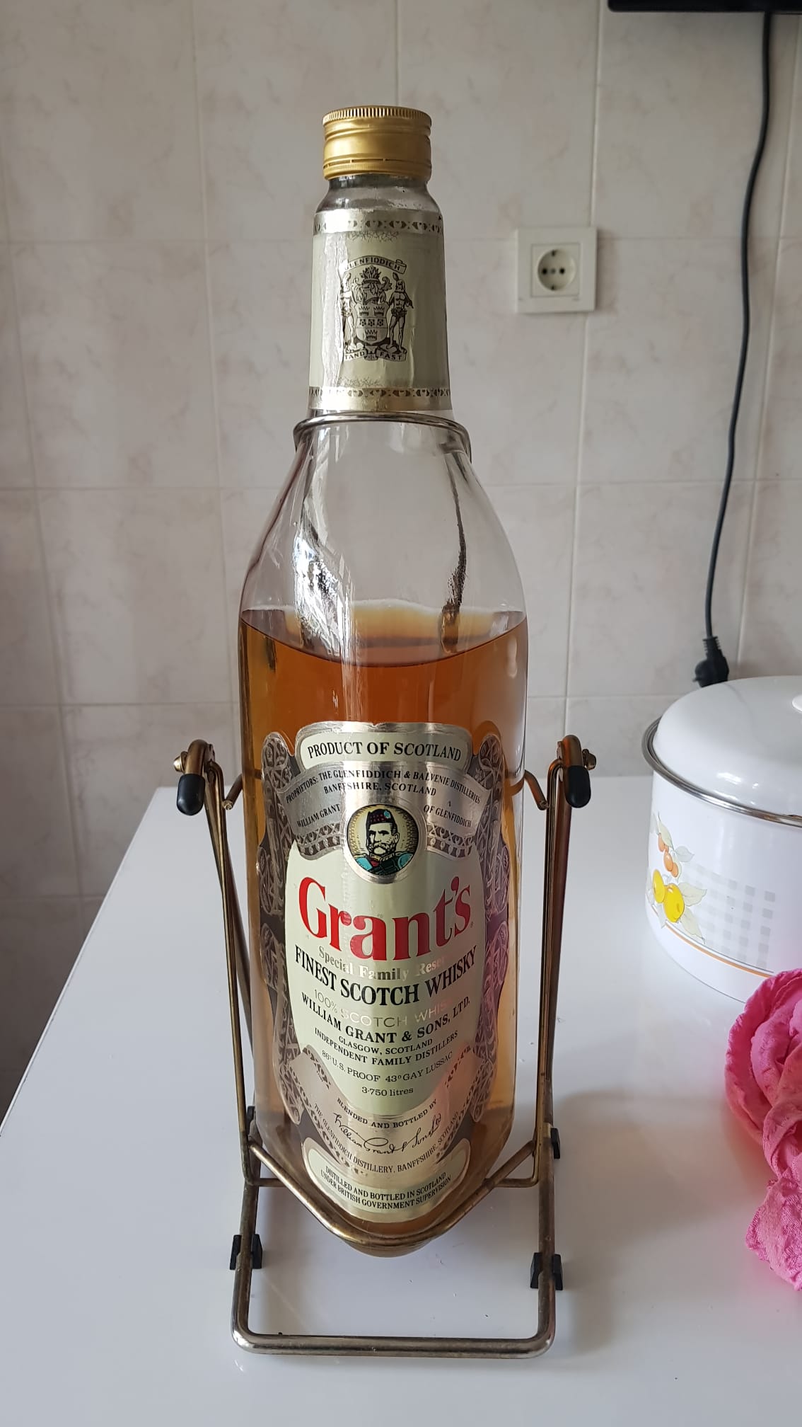 70ler sonu 80ler başı Vintage Grant’s 3.75L Kutulu Standlı Açılmamış Scotch Whisky Koleksiyonluk